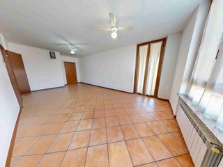 Trilocale in Vendita a Tradate, 158'000€, 82 m²