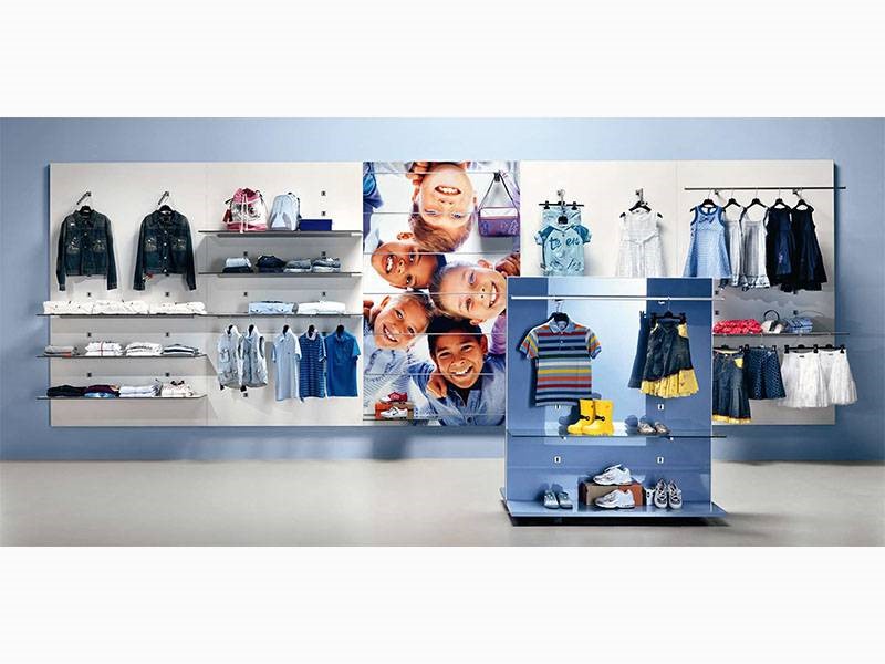 Attività commerciale in Vendita a Tradate, 25'000€, 130 m²