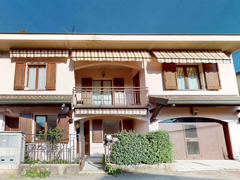 Bilocale in Vendita a Tradate, 79'000€, 71 m²