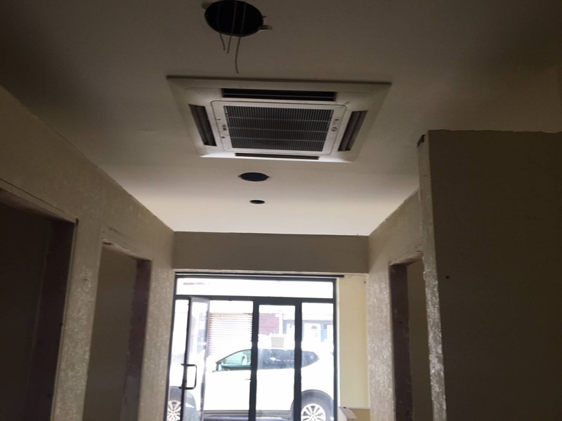 Immobile commerciale in Affitto a Catanzaro, 750&euro;, 76 m²