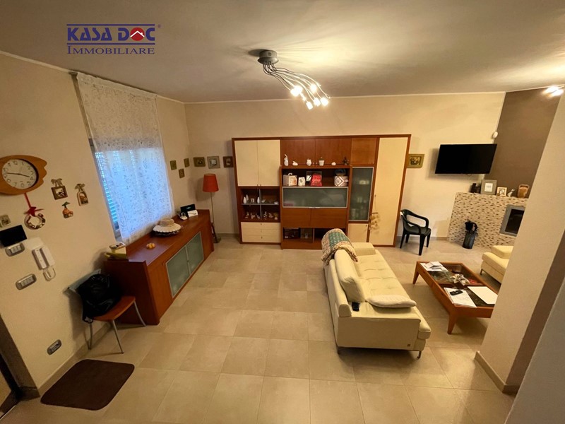 Villa in Vendita a Sellia Marina, 200'000€, 149 m²