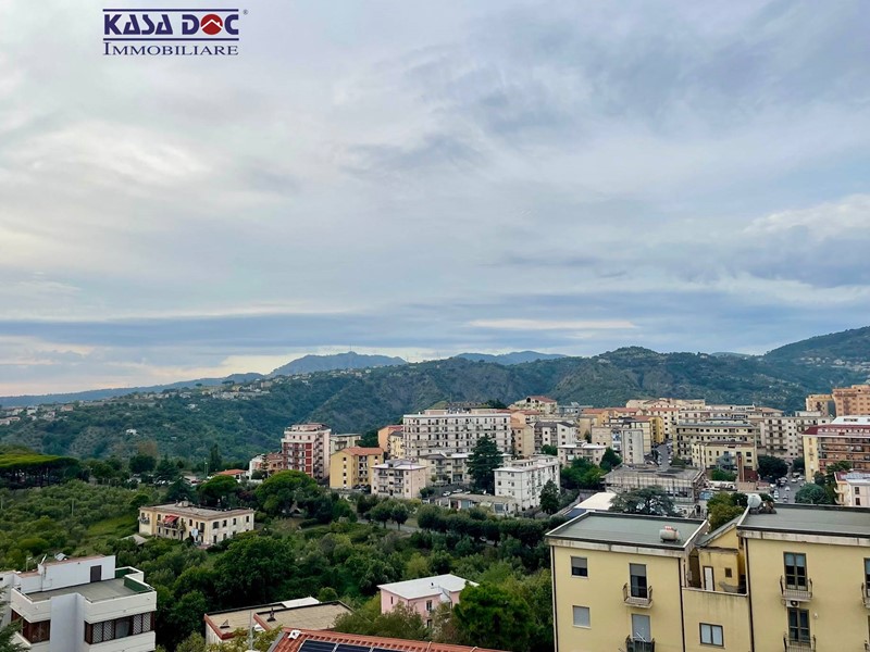 Appartamento in Vendita a Catanzaro, 248'000&euro;, 223 m²