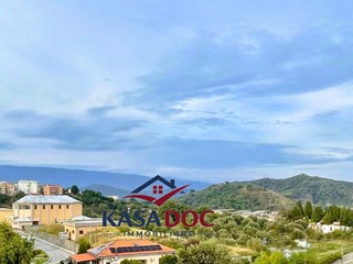 Appartamento in Vendita a Catanzaro, 220'000&euro;, 223 m²