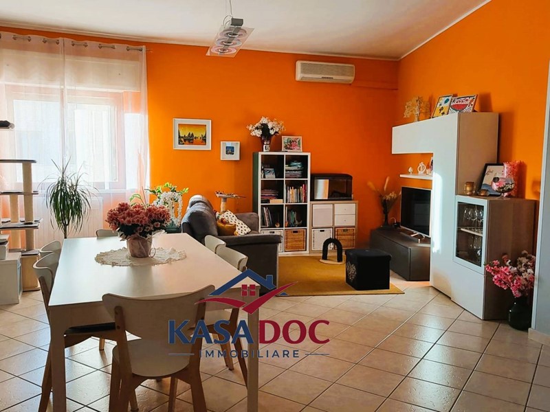 Trilocale in Vendita a Catanzaro, 115'000&euro;, 107 m²