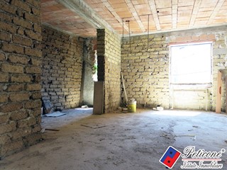 Quadrilocale in Vendita a Lenola, 80'000&euro;, 100 m²