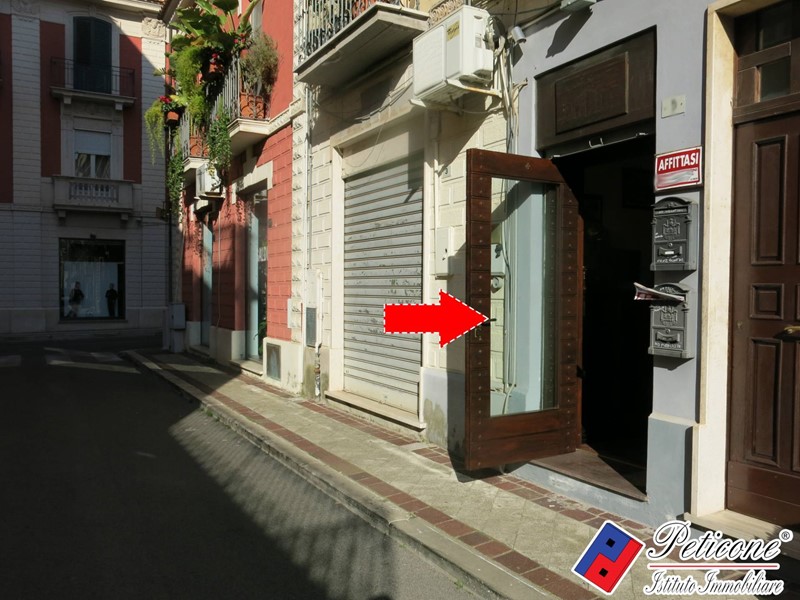 Immobile commerciale in Affitto a Fondi, 400&euro;, 20 m²