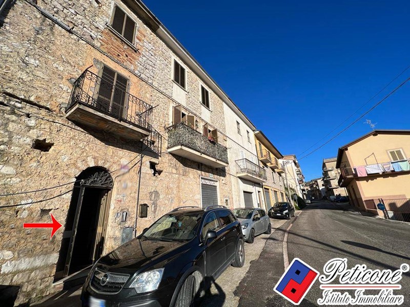 Appartamento in Vendita a Lenola, 95'000€, 181 m²