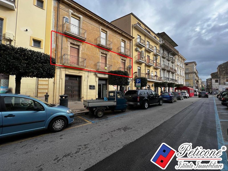 Appartamento in Vendita a Fondi, 150'000&euro;, 140 m²
