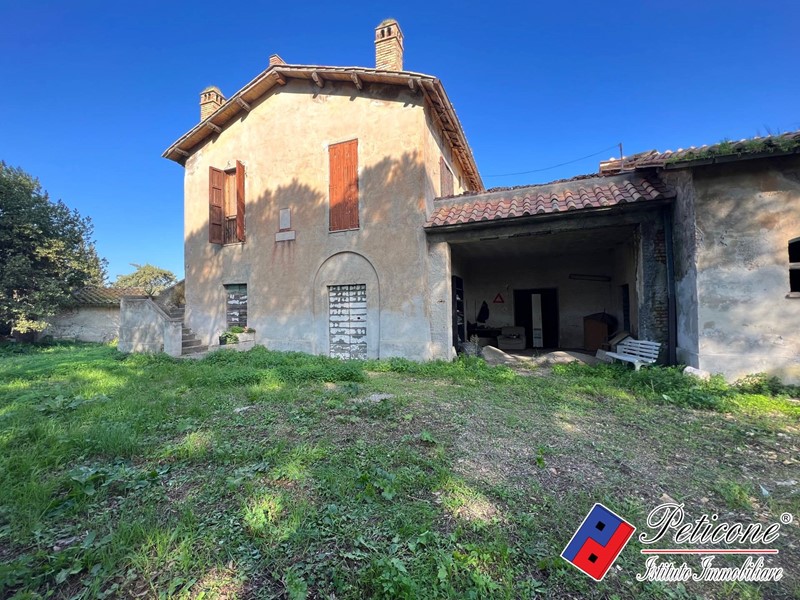 Casa Indipendente in Vendita a Ladispoli, 690'000€, 330 m²
