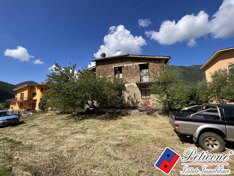 Villa in Vendita a Vallecorsa, 130'000€, 400 m²