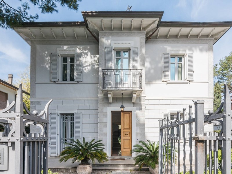 Villa in Vendita a Riccione, 2'450'000€, 406 m²