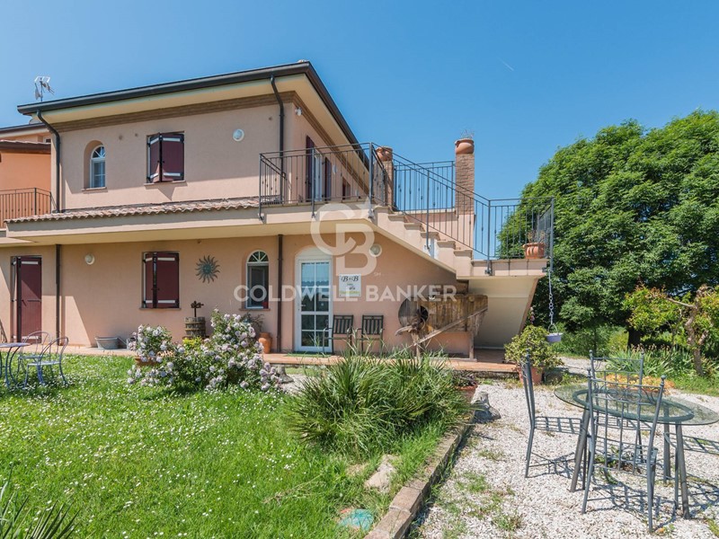 Villa in Vendita a Montescudo Monte Colombo, 490'000€, 260 m²