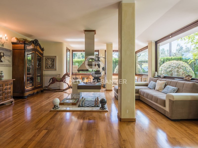 Villa in Vendita a San Clemente, 900'000€, 275 m²