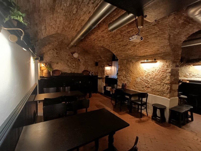 Immobile commerciale in Vendita a Verona, 110'000€, 130 m²