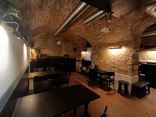 Immobile commerciale in Vendita a Verona, 110'000€, 130 m²