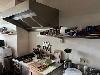 Attività commerciale in Vendita a Bardolino, 150'000€, 90 m²