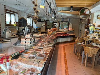 Immobile commerciale in Vendita a Cerro Veronese, 100'000€, 110 m²