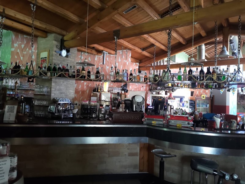 Attività commerciale in Vendita a Borgocarbonara, 70'000&euro;, 500 m²