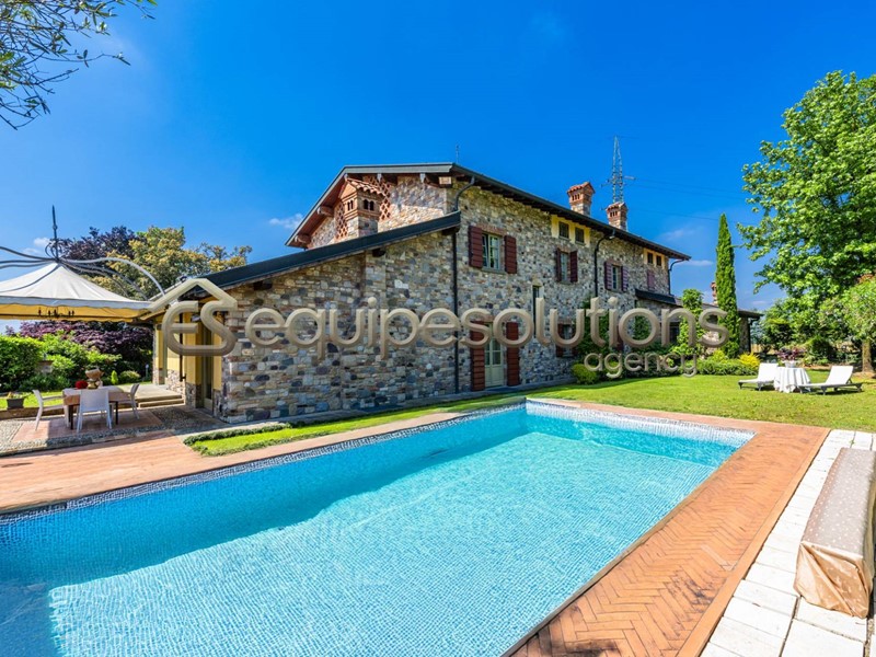 Villa in Vendita a Palazzolo sull'Oglio, 870'000€, 600 m², con Box
