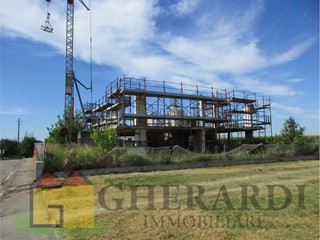 Villa in Vendita a Ferrara, 198'000€, 660 m²