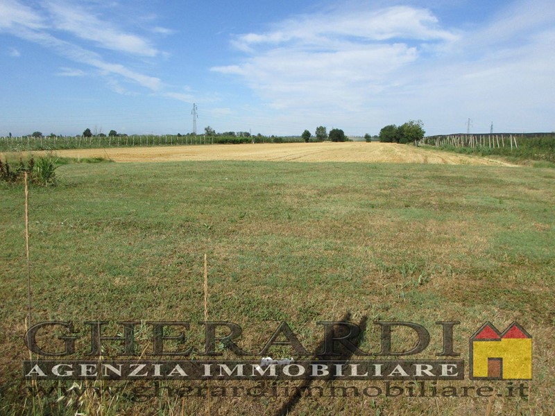 Terreno edificabile in Vendita a Ferrara, 98'000€, 900 m²