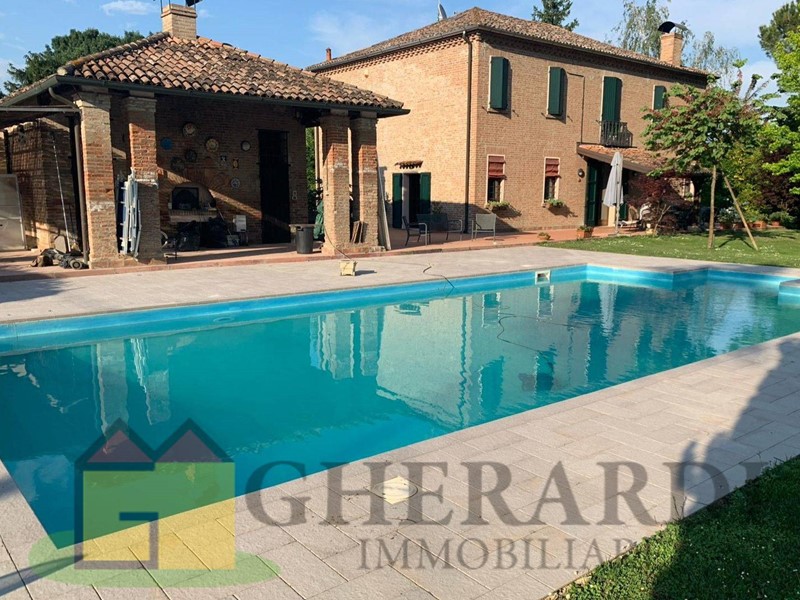 Rustico in Vendita a Ferrara, 1'000'000€, 400 m²