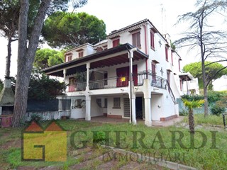 Villa in Vendita a Comacchio, 250'000€, 130 m²