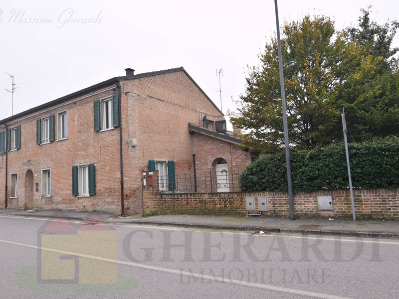 Villa in Vendita a Copparo, 485'000&euro;, 450 m²