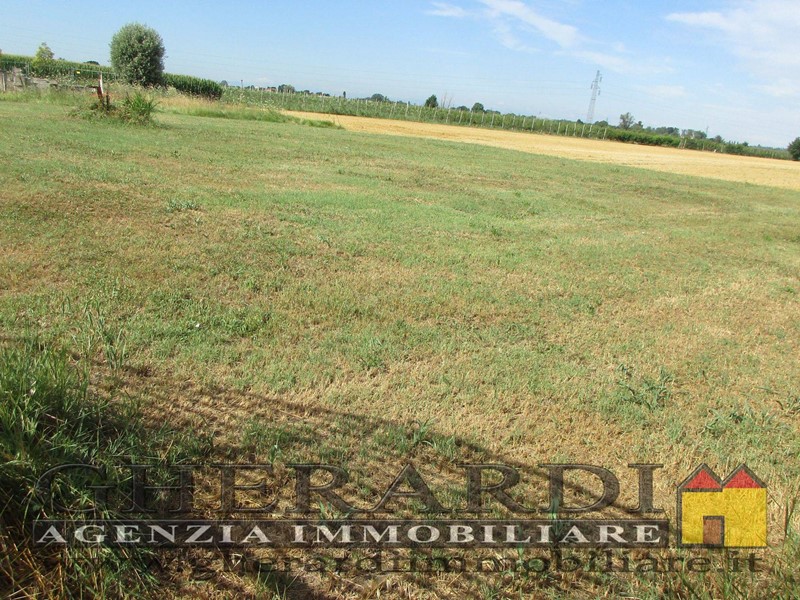 Terreno edificabile in Vendita a Ferrara, 98'000€, 900 m²