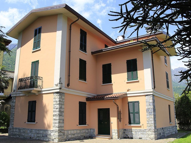 Villa in Vendita a Lecco, 750'000€, 400 m²