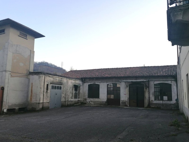 Capannone in Vendita a Valgreghentino, 210'000&euro;, 530 m²