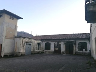 Capannone in Vendita a Valgreghentino, 210'000&euro;, 530 m²