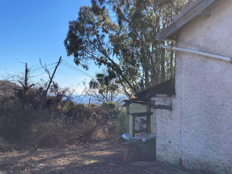 Casa Indipendente in Vendita a Dolceacqua, 149'000€, 90 m²