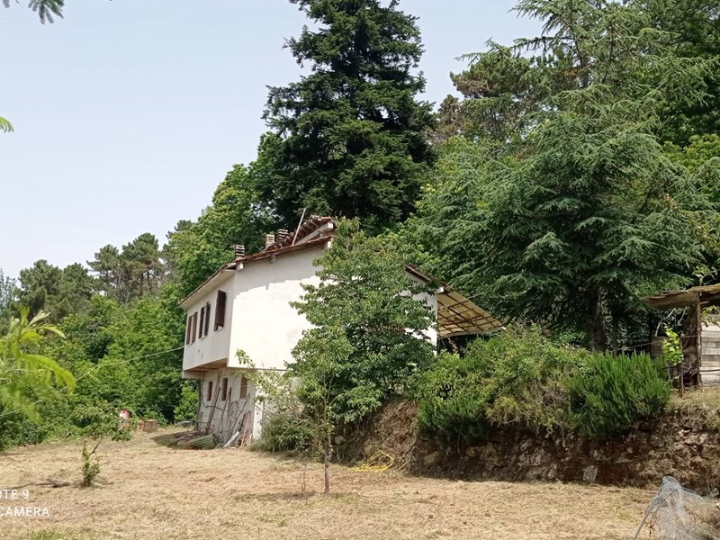 Casa Indipendente in Vendita a Perinaldo, 120'000€, 132 m²