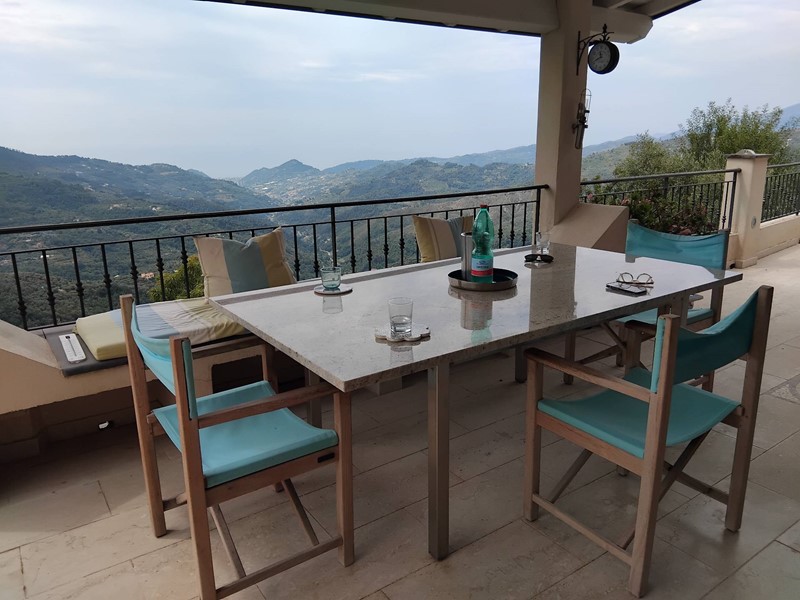 Appartamento in Vendita a Perinaldo, 350'000€, 145 m²