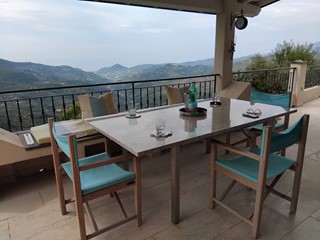 Appartamento in Vendita a Perinaldo, 350'000€, 145 m²