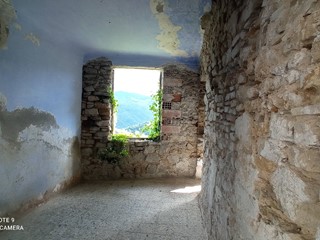 Appartamento in Vendita a Perinaldo, 55'000€, 120 m²