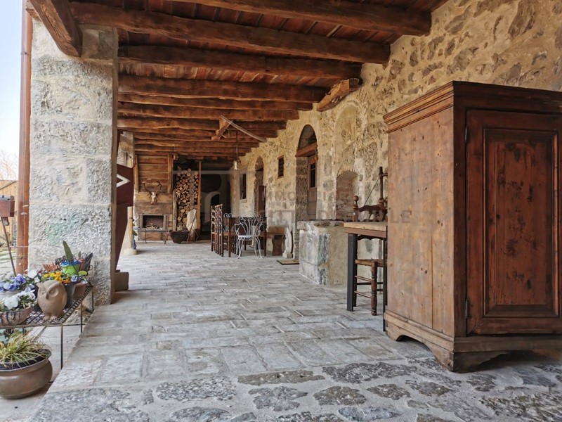 Rustico in Vendita a Ponteranica, 1'300'000€, 692 m²