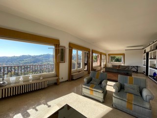 Villa in Vendita a Bergamo, 790'000€, 350 m²