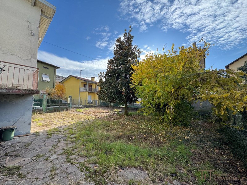 Casa Indipendente in Vendita a Seriate, 187'000€, 150 m²