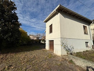 Casa Indipendente in Vendita a Seriate, 187'000€, 150 m²