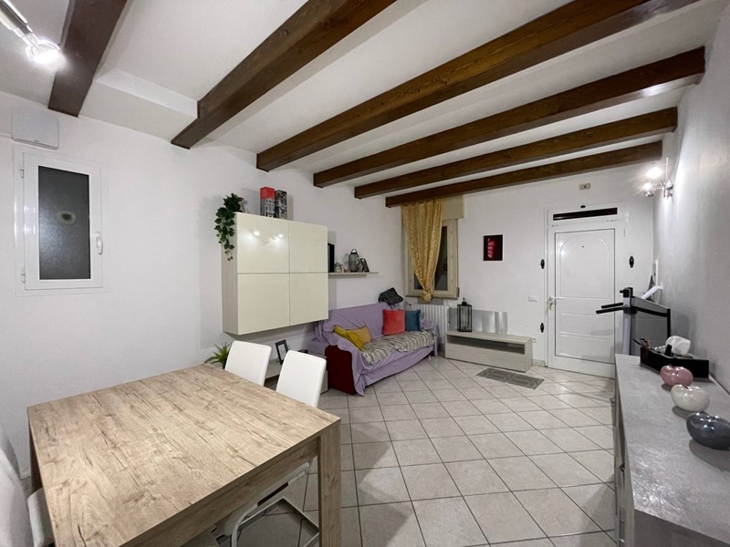 Casa Indipendente in Vendita a Masi Torello, 68'000€, 80 m²