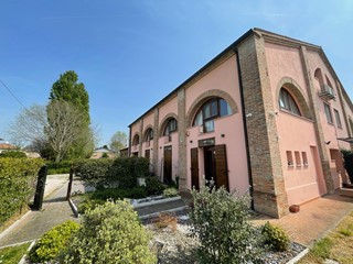 Casa Indipendente in Vendita a Ferrara, 580'000€, 330 m²