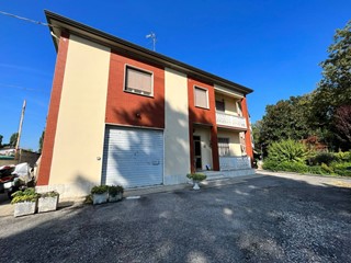 Casa Indipendente in Vendita a Ferrara, 445'000€, 300 m²