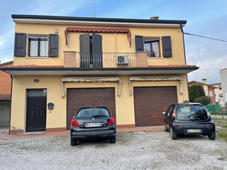 Appartamento in Vendita a Ferrara, 73'000&euro;, 130 m²