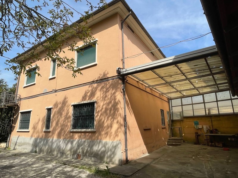 Appartamento in Vendita a Argenta, 69'000€, 150 m²