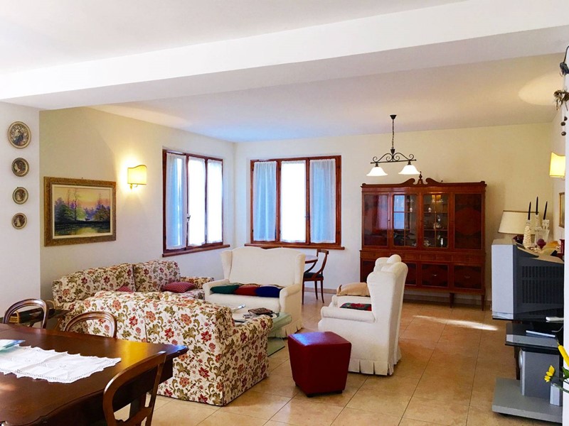 Casa Indipendente in Vendita a Ferrara, 850'000&euro;, 370 m²