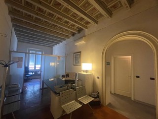 Ufficio in Affitto a Ferrara, 3'000€, 130 m²