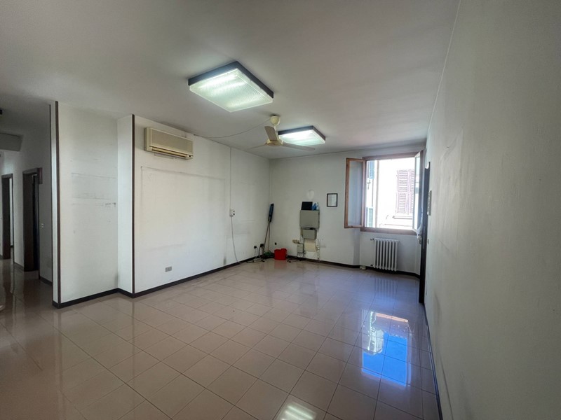 Appartamento in Vendita a Ferrara, 225'000&euro;, 130 m²