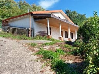 Casa Indipendente in Vendita a Ariano Irpino, 90'000&euro;, 200 m²